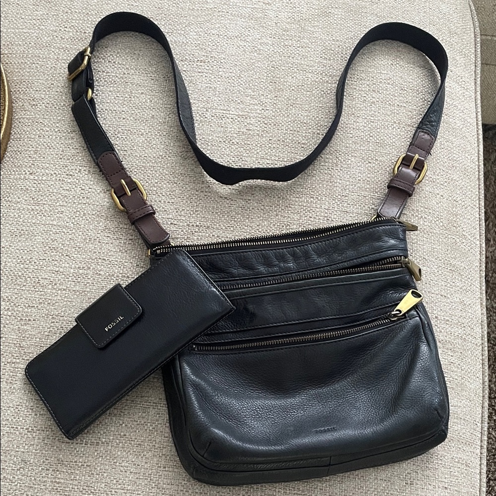 Fossil Dark Leather Messenger Bag